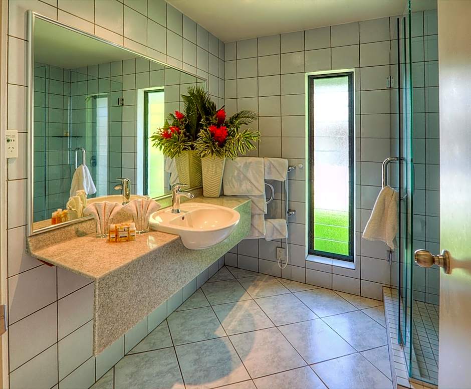 Muri Beach Club Hotel