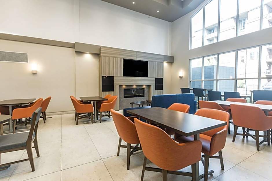 Holiday Inn Express Calgary South By IHG