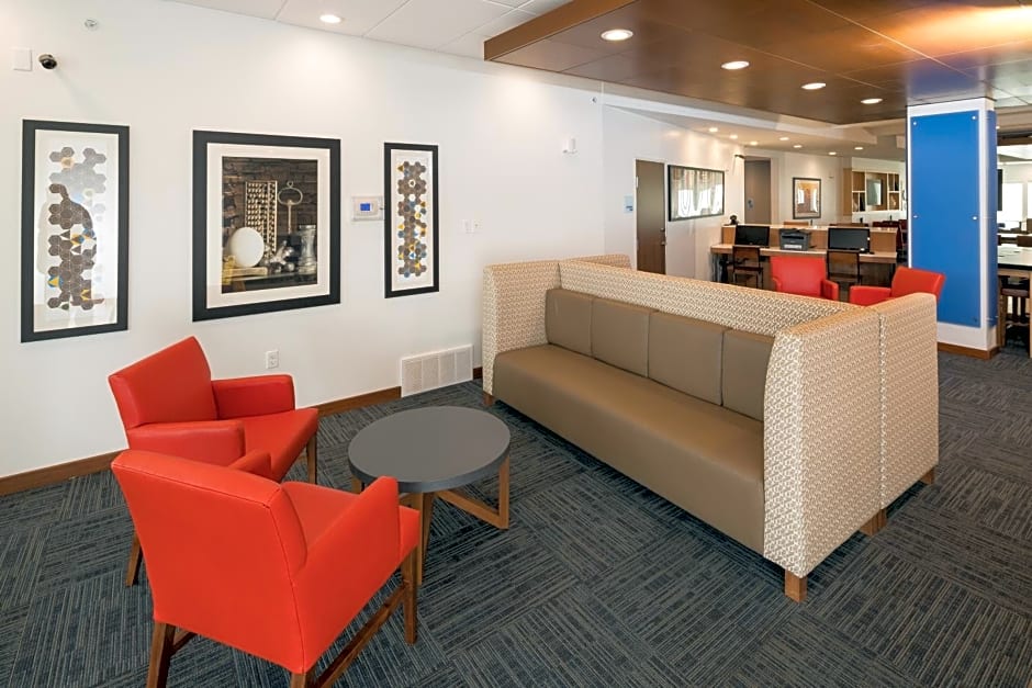 Holiday Inn Express Hotel & Suites Bay City By IHG