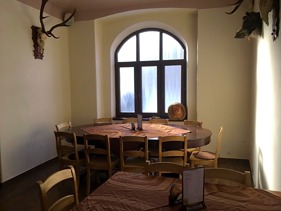 Restaurace U Kostela