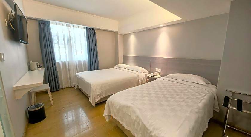 Ole Tai Sam Un Hotel