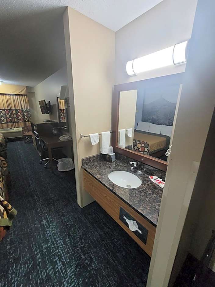 Super 8 by Wyndham Valentine NE