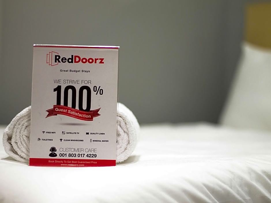 RedDoorz @ Radio Dalam