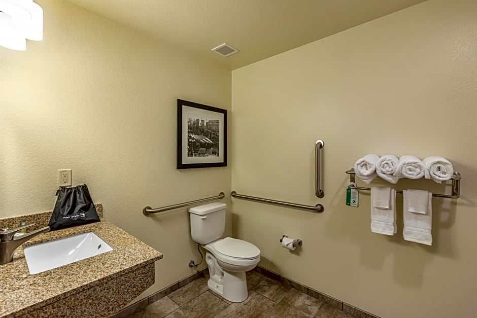 Cobblestone Inn & Suites - Menomonie/UW-Stout