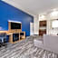 La Quinta Inn & Suites by Wyndham Alvin