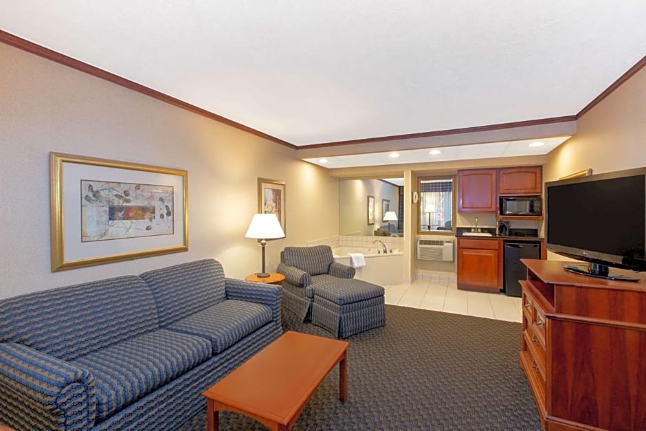 Ramada by Wyndham Midtown Grand Island