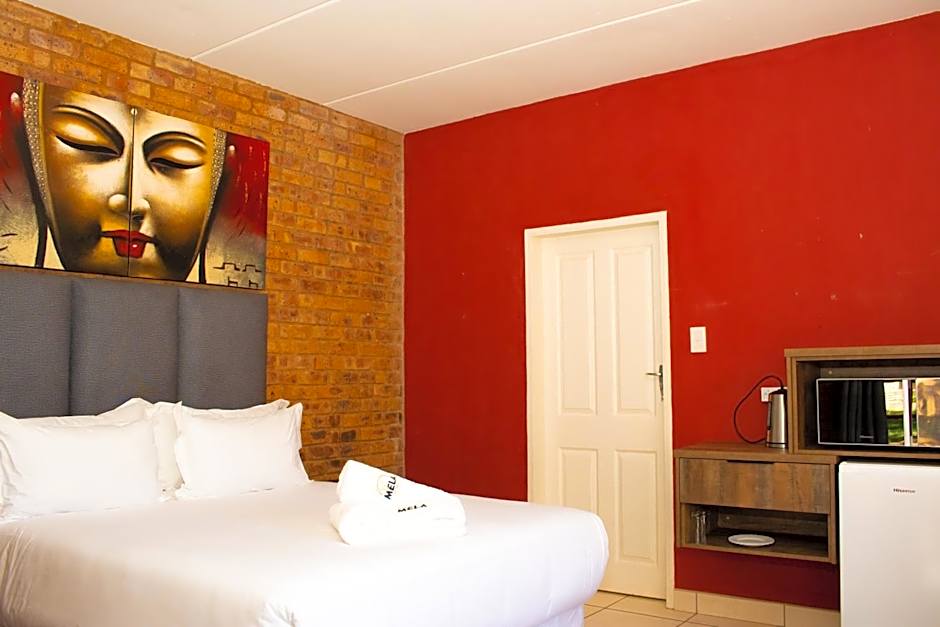 Mela Luxury Game Lodge