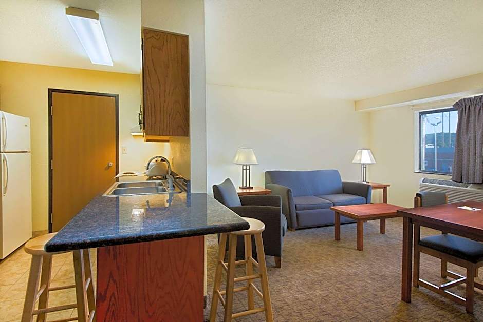 Super 8 by Wyndham Ripley