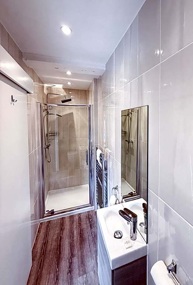 The Crescent Turner Hotel