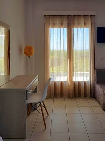 Superior Family Apartment with Side Sea View