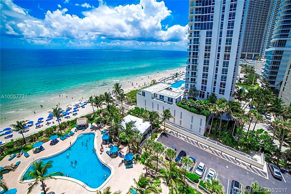 Tides Apt on Hollywood Beach