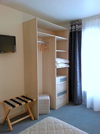 Family Suite (5 Person)