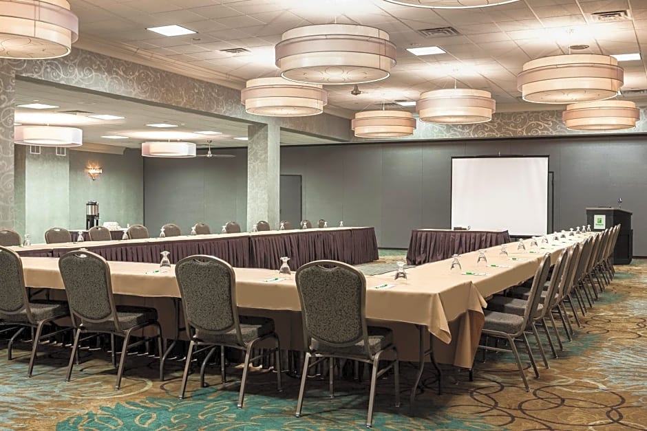 Holiday Inn Rock Island-Quad Cities, an IHG Hotel