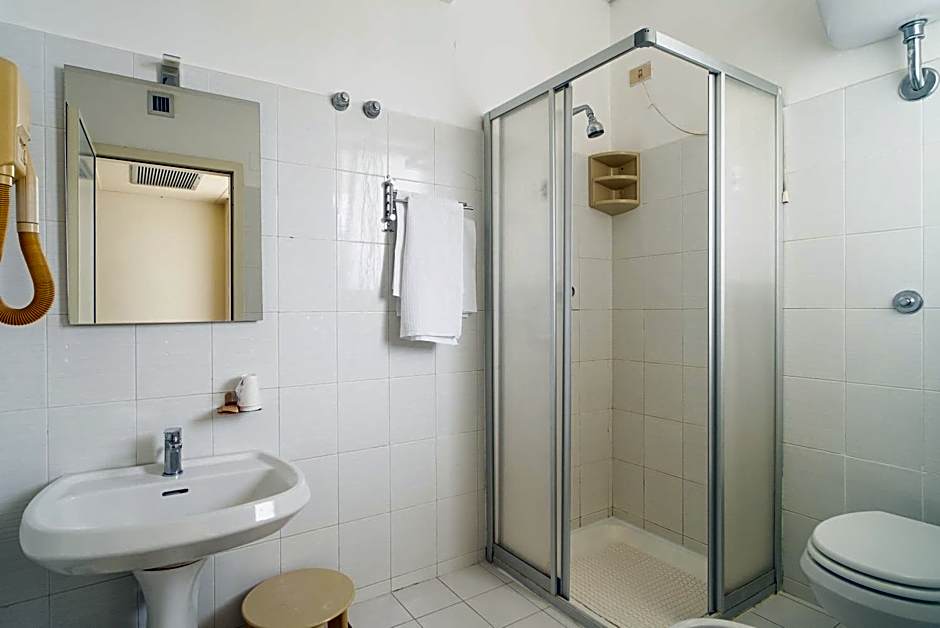 Hotel La Fonte a 300m uscita A14 Pescara Nord