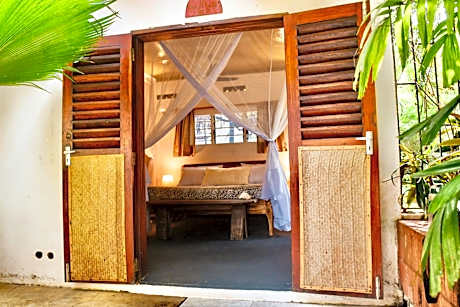 Salty's Kitesurf Village