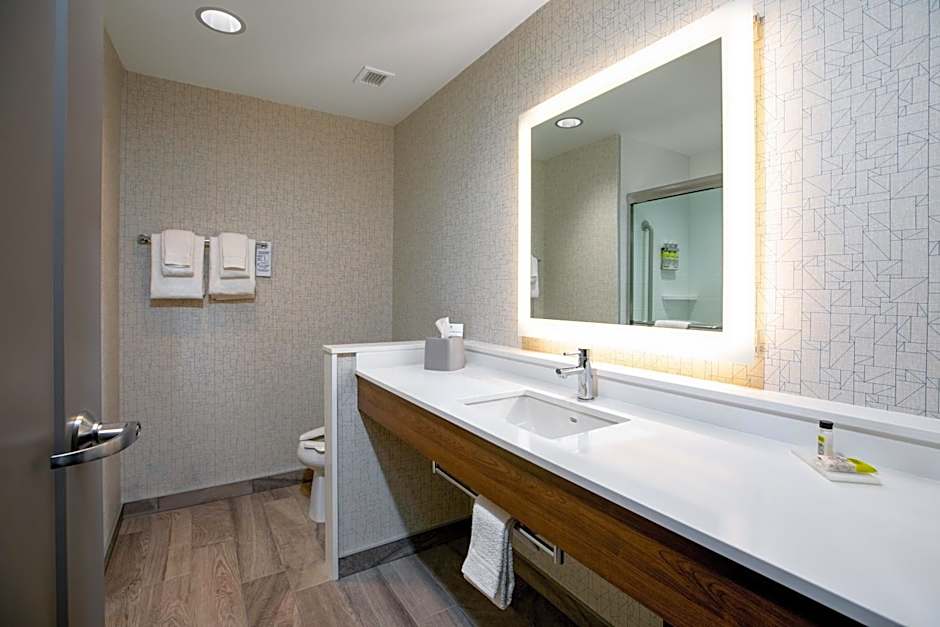 Holiday Inn Express Lethbridge Southeast By IHG