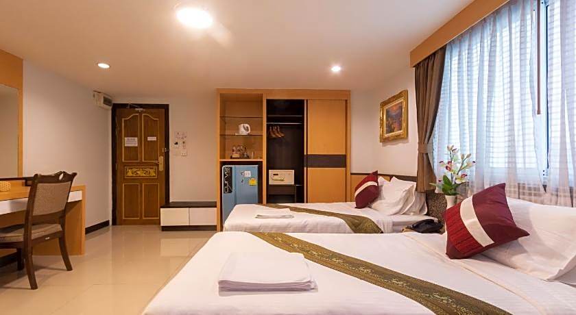 Gusto Pratunam Hotel