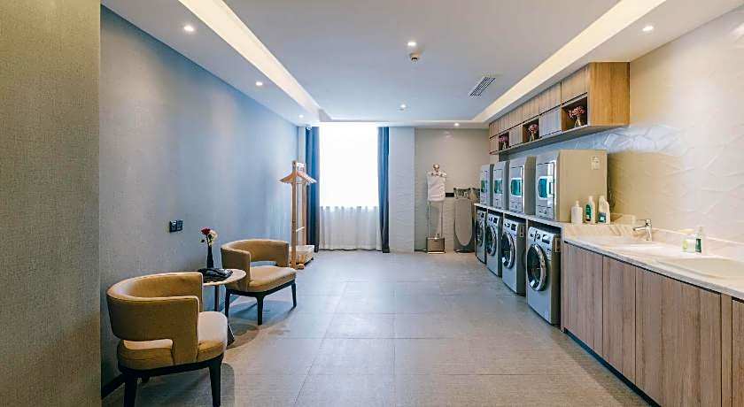 Atour Hotel Kunshan Yongda Commercial Plaza