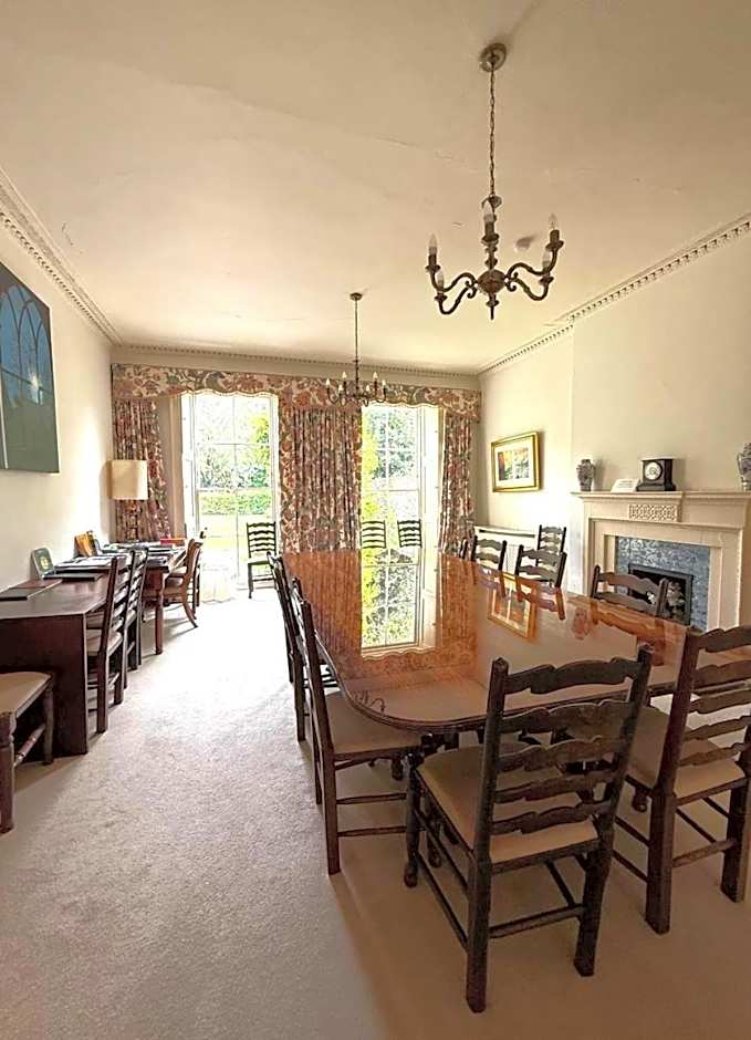 East Pallant Bed and Breakfast, Located in Large Georgian Townhouse in Central Chichester