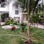 JJ & JE Family House