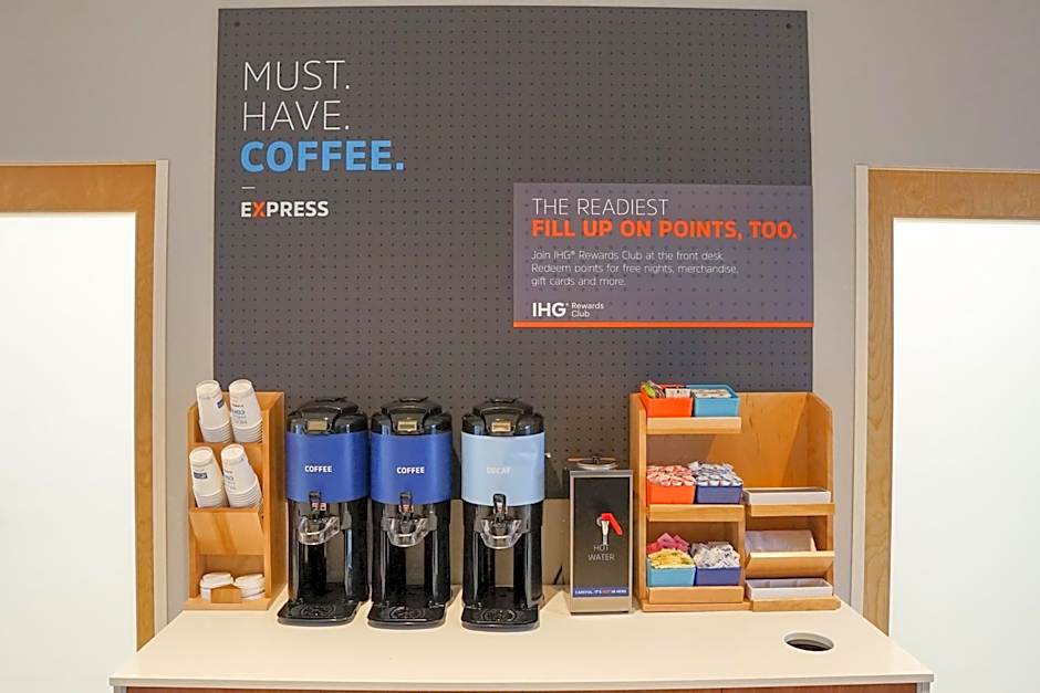 Holiday Inn Express And Suites Denver - Aurora Medical Campus By IHG