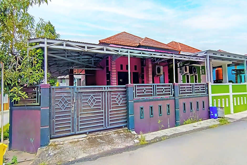 Hotel O Adam Kost SyariahNearWisata Jembatan Barito