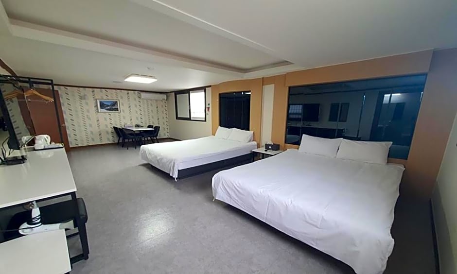 Donghae Gloria Tourist Hotel