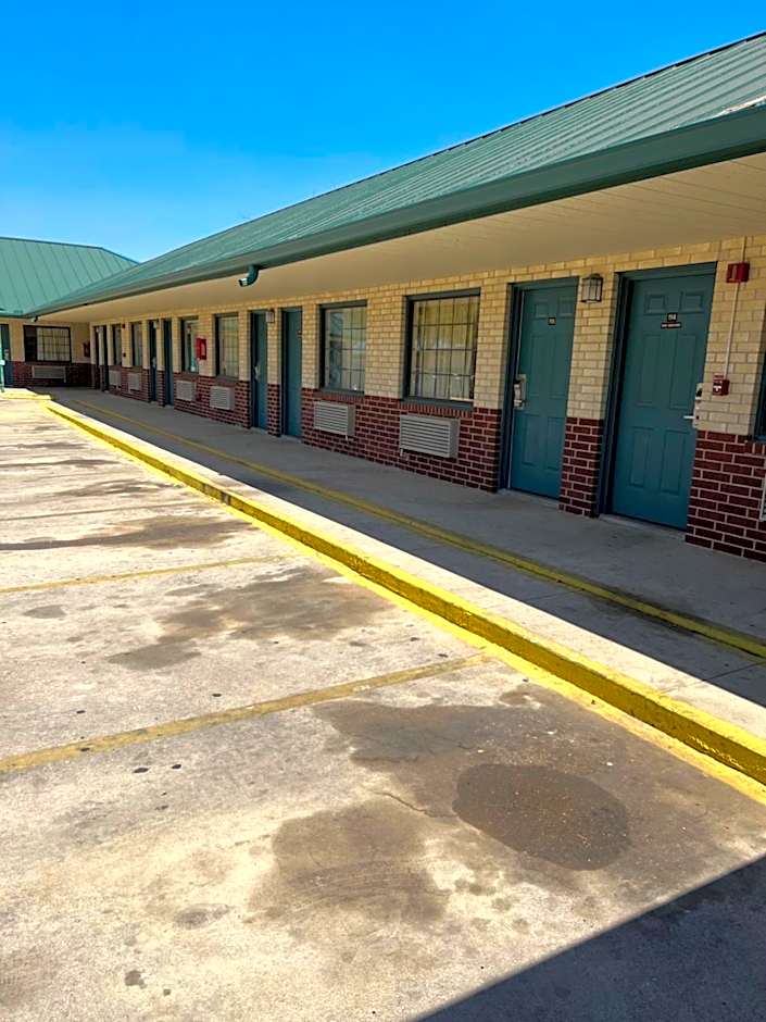 COUNTRY INN MOTEL