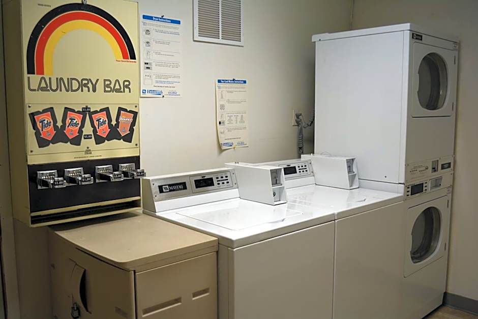 Super 8 by Wyndham Spokane/West