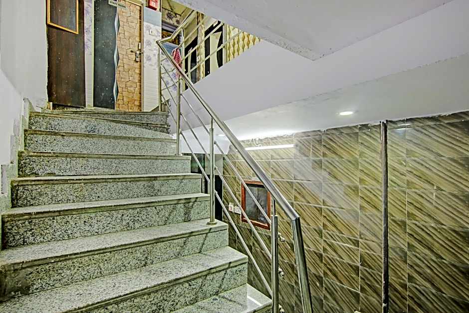 Hotel Naseeb By OYO Rooms – Delhi, NY