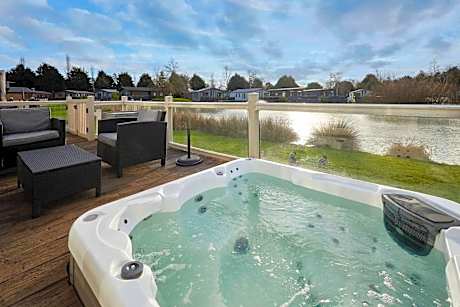 Lakeside Gem with Hot Tub