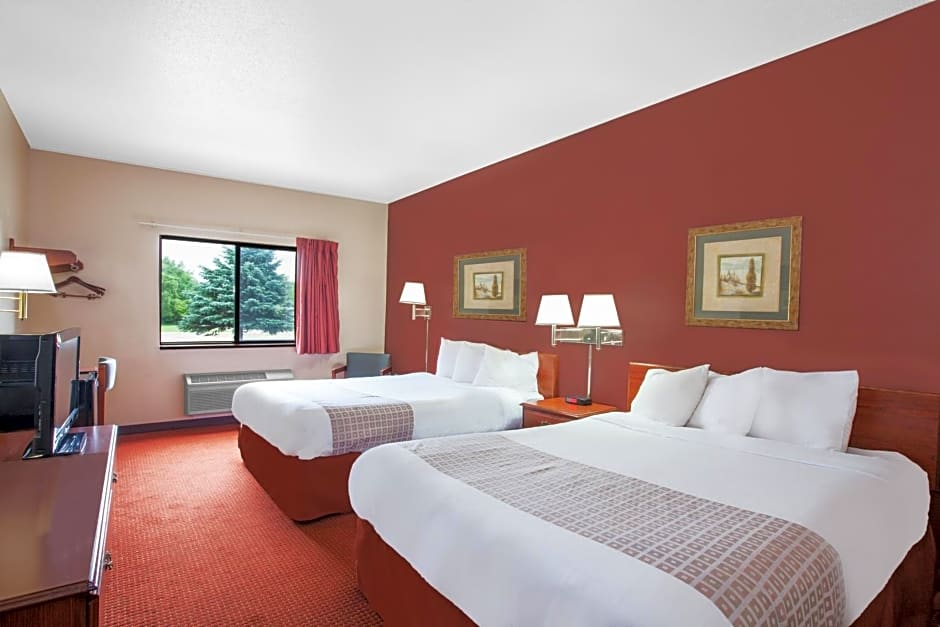 Super 8 by Wyndham Mason City