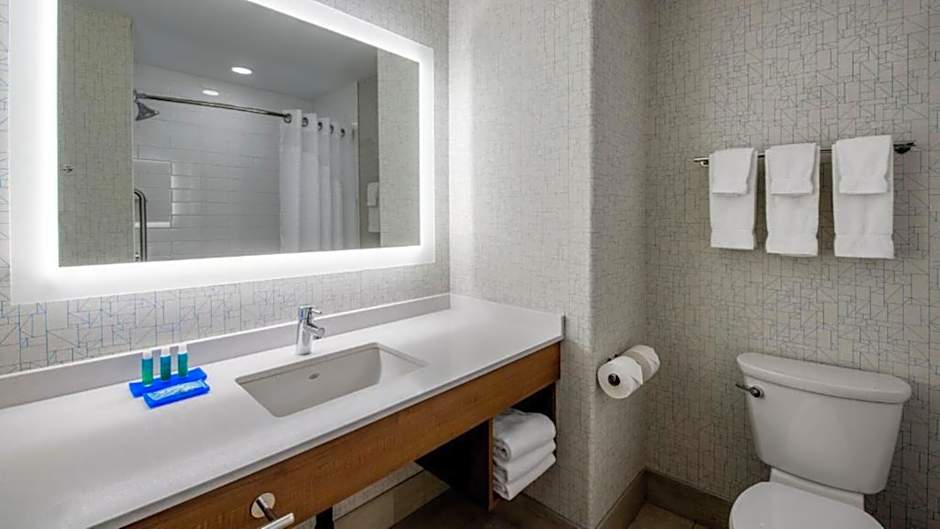 Holiday Inn Express Airdrie By IHG