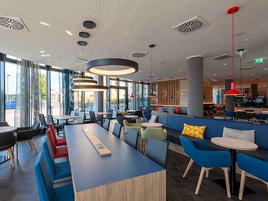 Holiday Inn Express Dusseldorf- Hauptbahnhof By IHG