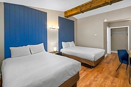 Deluxe Queen Room