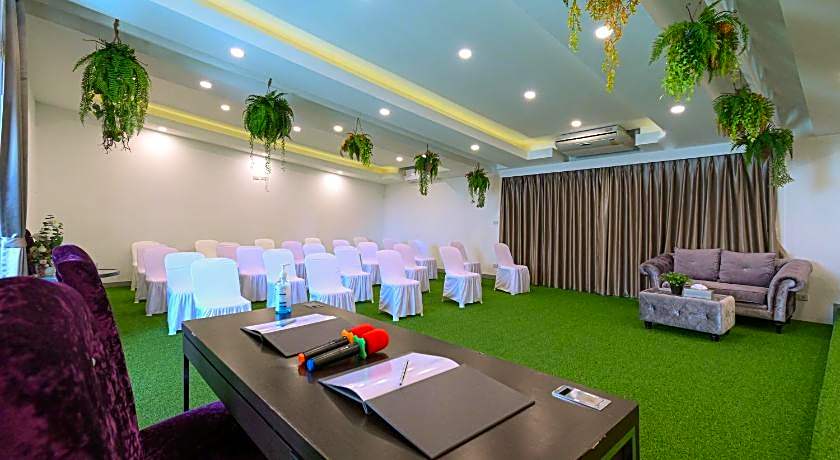 Aranta Airport Hotel