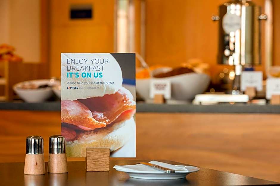 Holiday Inn Express Birmingham Redditch By IHG