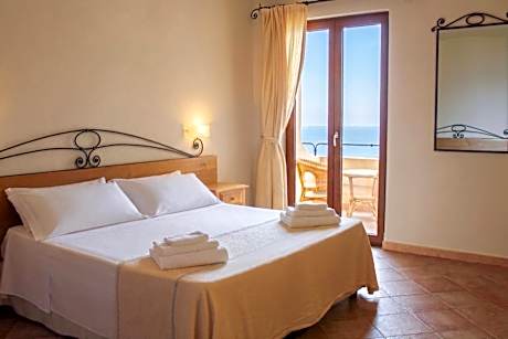 Superior Triple Room with Sea View
