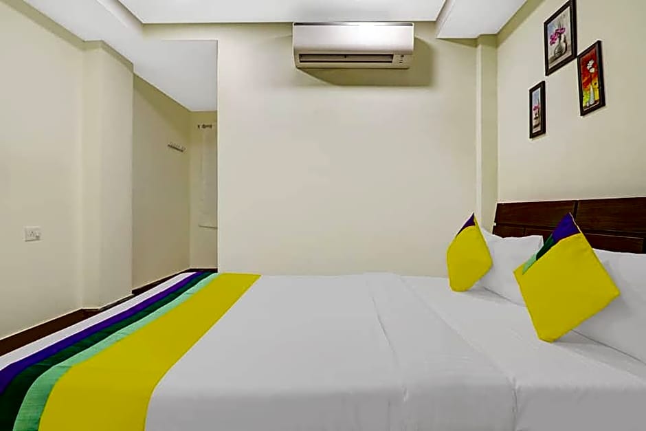 OYO 10595 Hotel Mirras