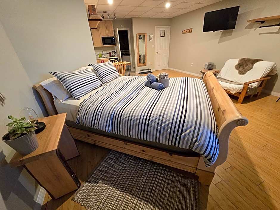 Madeira Park Oceanview Suites