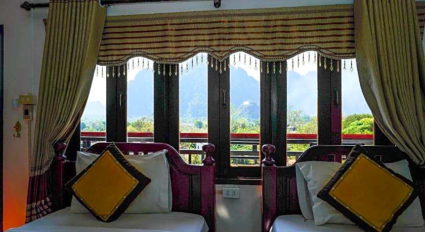 Mountain View Riverside Boutique Hotel