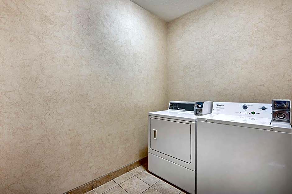 Best Western Plus Howe Inn