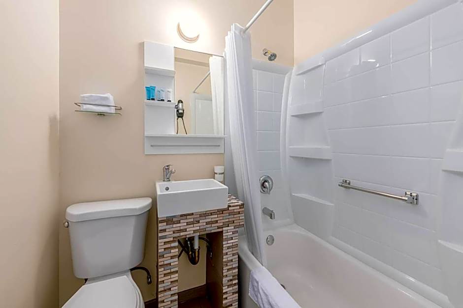 Hollywood Historic Hotel