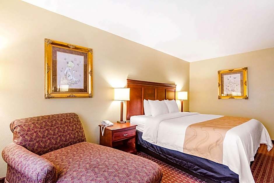 Quality Inn & Suites Carthage near Precious Moments Chapel