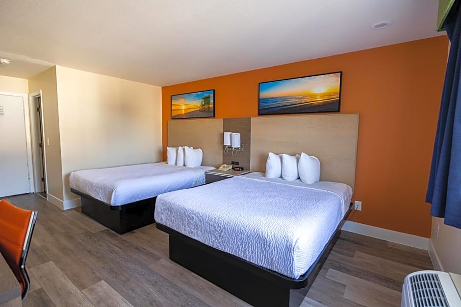 Days Inn by Wyndham Monterey Downtown