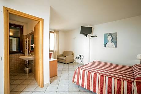 Double Room with Partial Sea View