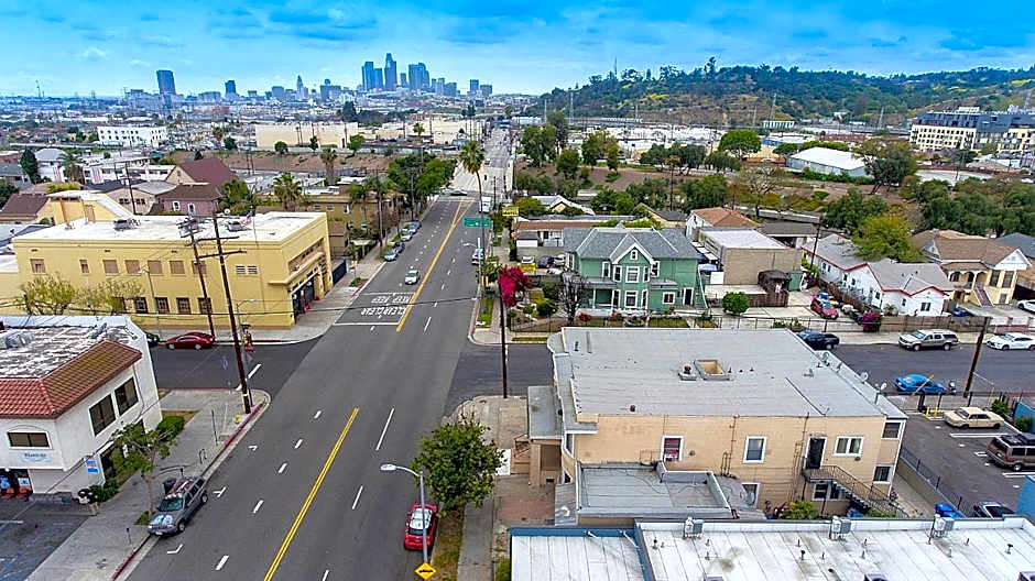 Pads on Pasadena Ave
