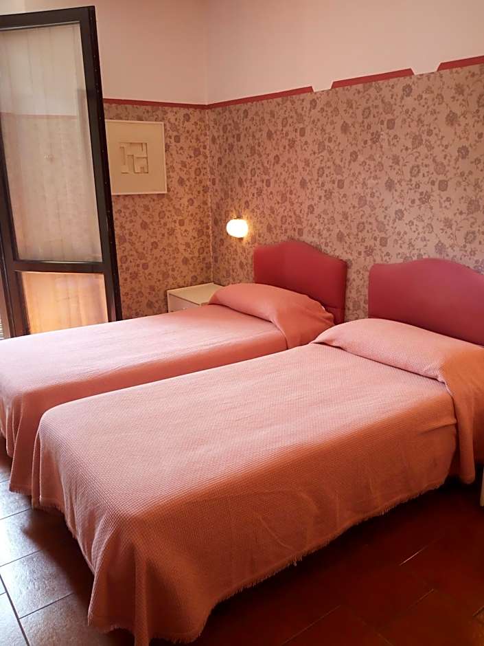 Photo 1 of 5 of 1 Double Bed or 2 Beds
