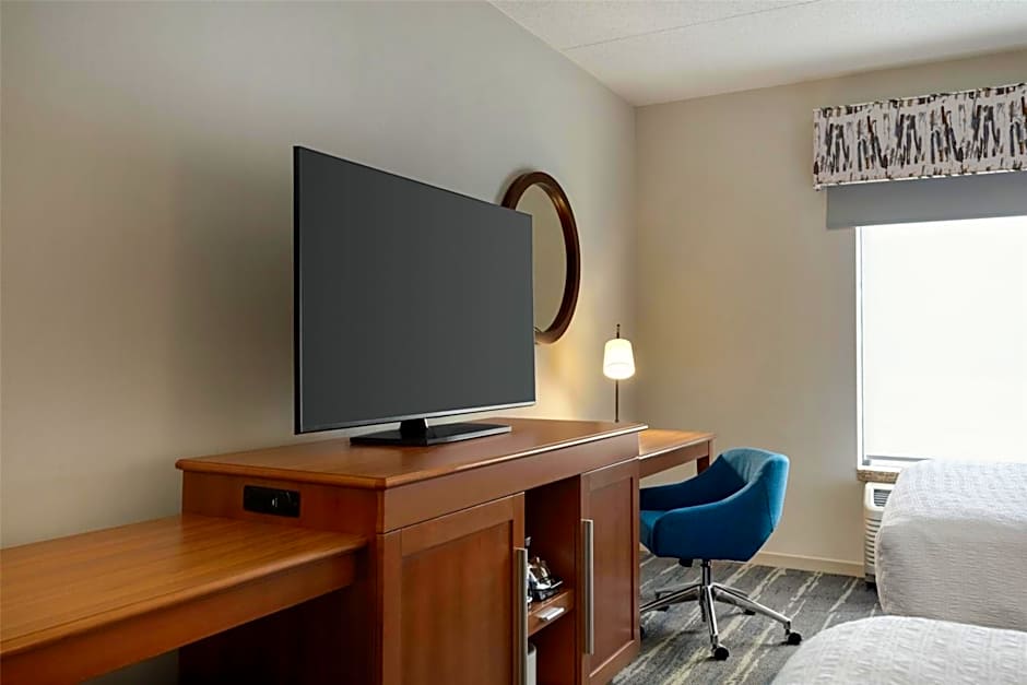 Hampton Inn By Hilton & Suites Pittsburgh/Harmarville
