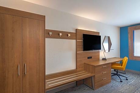 Standard Queen Room with Two Queen Beds